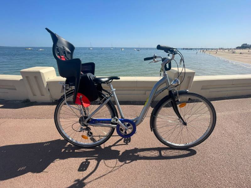 Location à la journée d'un VTC CLASSIQUE à Arcachon